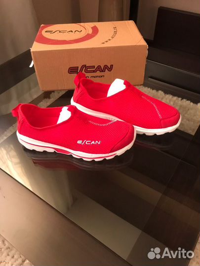 Кроссовки красные 37 размер