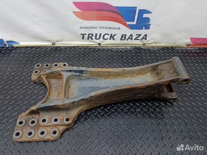 Кронштейн реактивной тяги