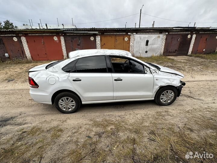 Volkswagen Polo 1.6 МТ, 2018, битый, 128 325 км