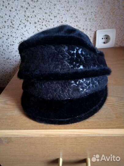 Головные уборы женские