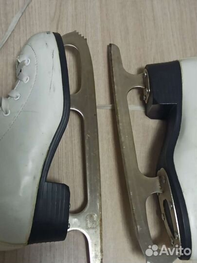 Коньки фигурные женские 38 размер