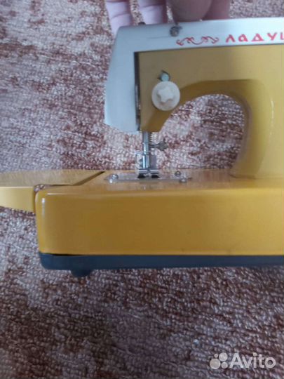 Детская швейная машинка Ладушка