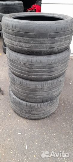 Pirelli P Zero 285/40 R22 и 325/35 R22