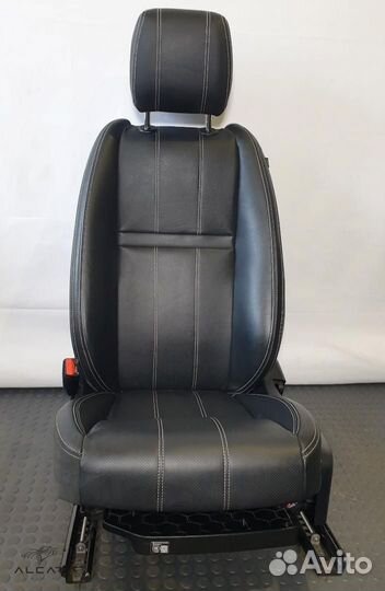 Сиденье переднее левое Land Rover