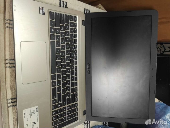 Ноутбук asus