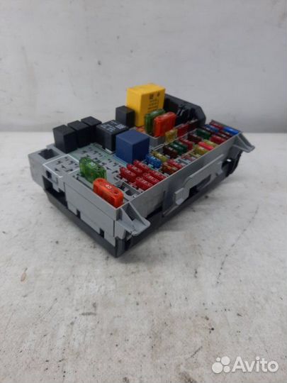 Блок предохранителей Opel Astra хэтчбэк 5 дв. 1.6