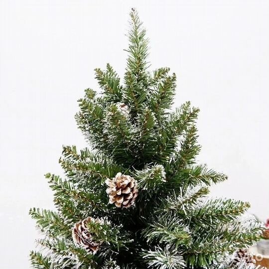 Елка искусственная заснеженная