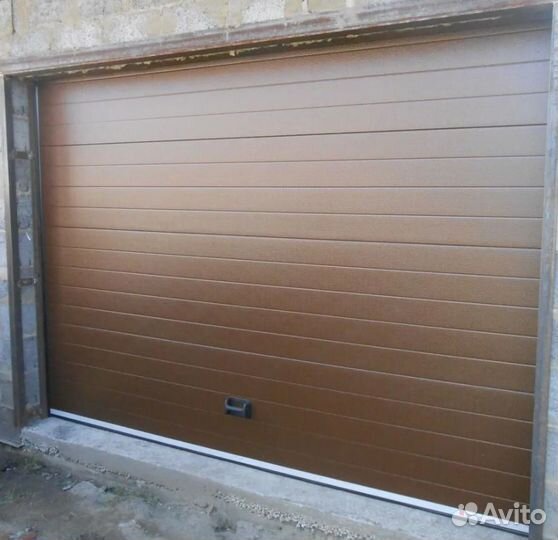 Секционные ворота