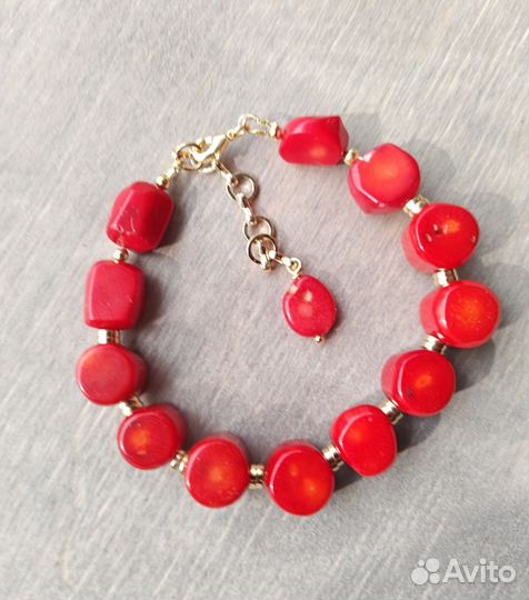 Позолоченный браслет с кораллом
