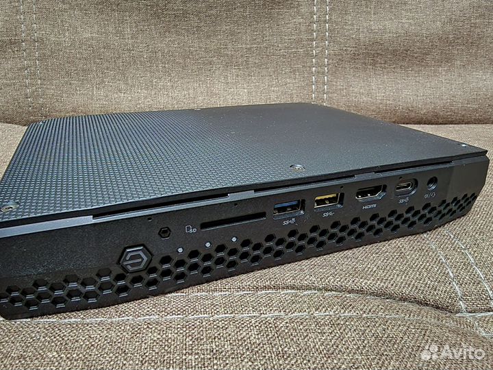 Игровой Intel NUC / i7-8809G / 16G / RX Vega M GH