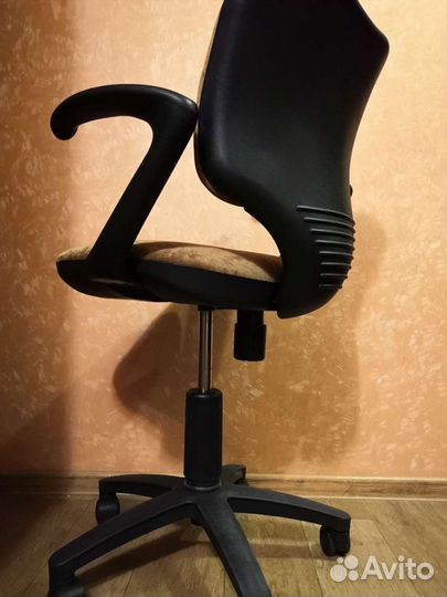 Компьютерное кресло