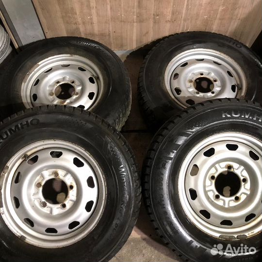 R16 Kumho 722 235/70, PCD 5x139.7 DIA 110
