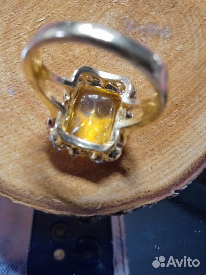 Перстень женский