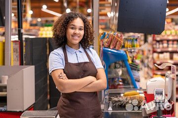 Работник зала на выкладку, оплата еженедельно