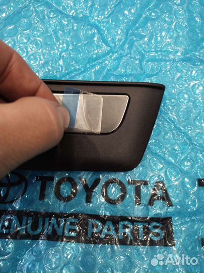 Накладка проема двери Camry 50 передняя правая NEW