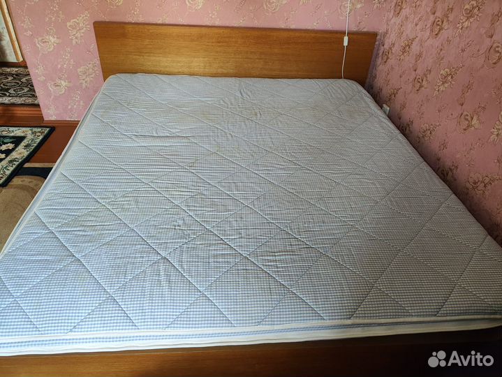 Кровать IKEA sultan mane 210*200 с матрасами