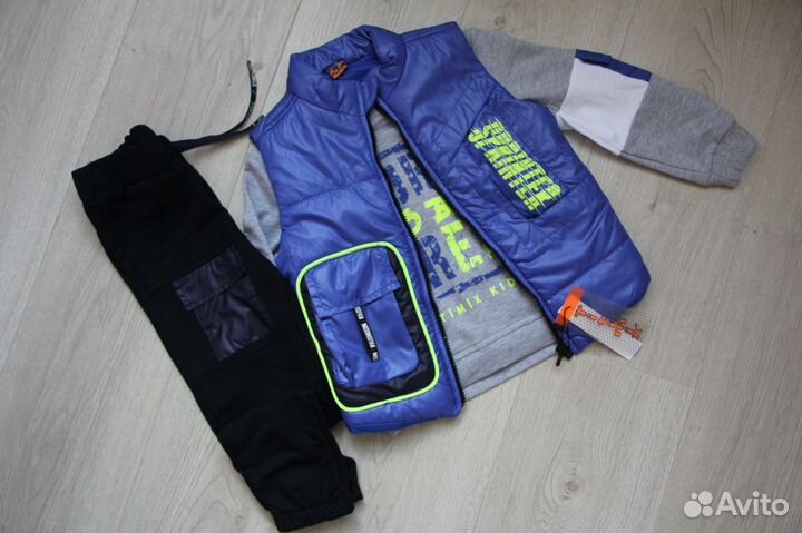 Стильный костюм-тройка для мальчиков