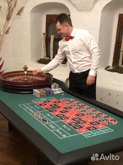 Крупье Дилер Покер Рулетка Блэкджек Фанказино