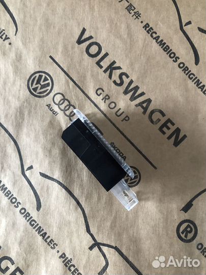 Светодиодный фонарь led подсветка 5G0947409