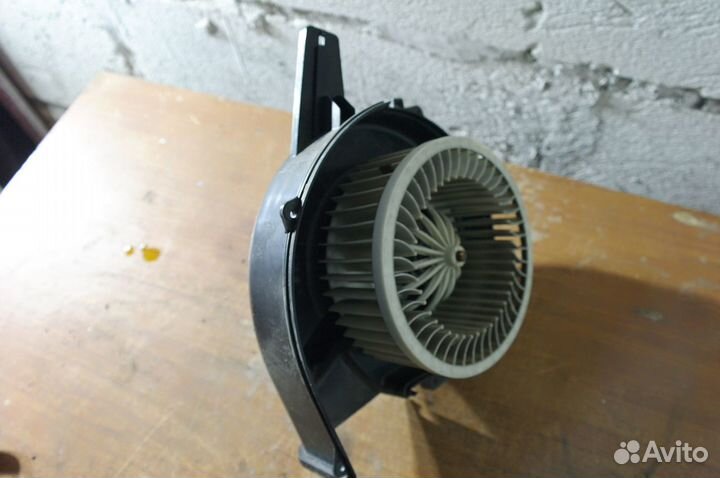 Моторчик отопителя печки Skoda Fabia (1999-2004)