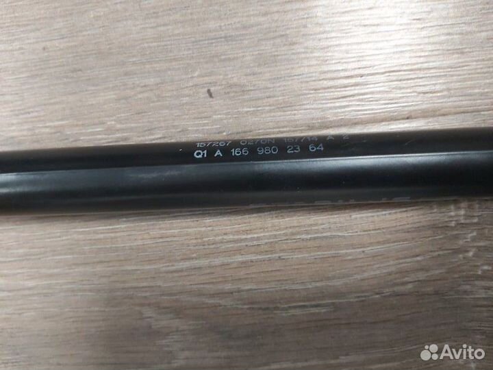 Амортизатор капота правый Mercedes Gl 500 4Matic