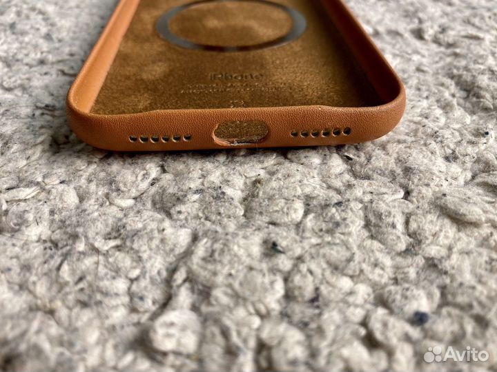 Оригинальный кожаный чехол iPhone 11