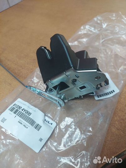 Замок крышки багажника Киа Рио 3