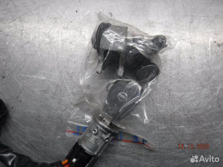 Замок зажигания Nissan Terrano F4R 2014