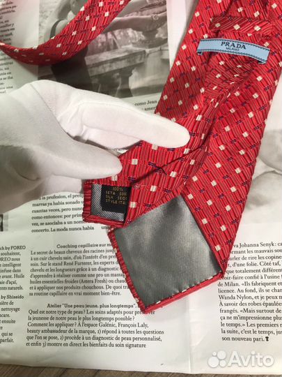Галстук красный Prada Италия