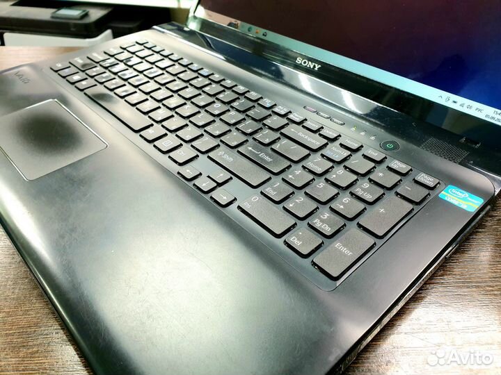 Ноутбук sony vaio 17