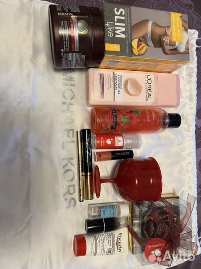 Набор косметики. Косметика пакетом