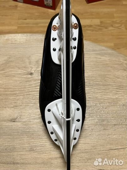 Коньки для хоккея с мячом