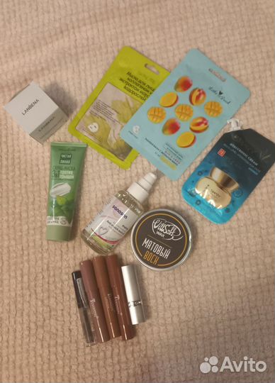Набор косметики и средств по уходу