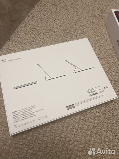 Apple smart keyboard folio 11