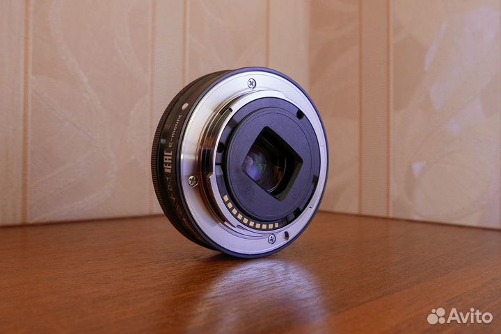 Sony 20mm f/2.8 E