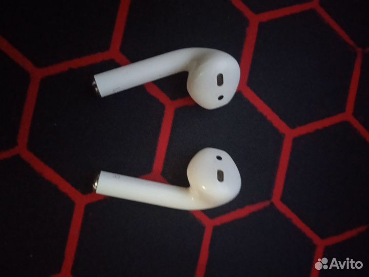 Беспроводные наушники с чехлом