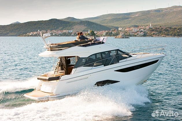 Яхта с флайбриджем Bavaria R40 Fly, 2018 г