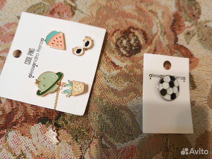 Металлические значки