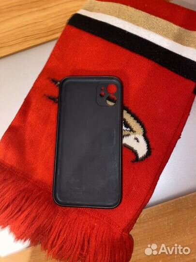 Чехол на iPhone 11 с автографами Авангарда