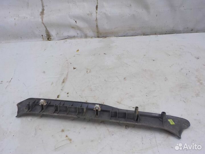 Накладка на порог внутренняя задняя правая Mazda B