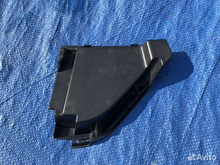 Дефлектор радиатора правый Sandero Stepway 2