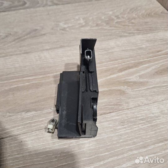 Замок двери передний правый Renault Logan 2