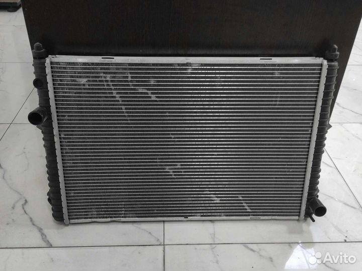 Радиатор охлаждения двигателя Land Rover
