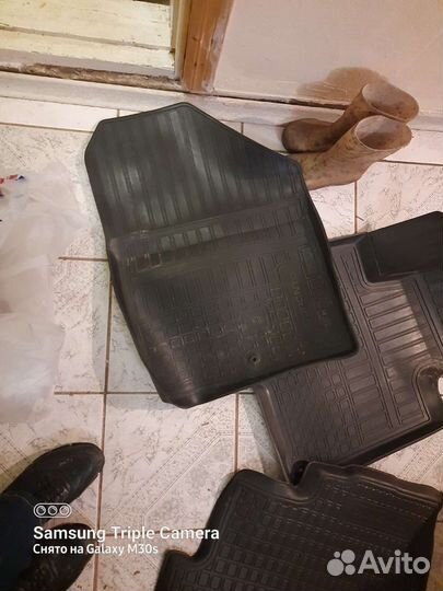 Автомобильные коврики резиновые