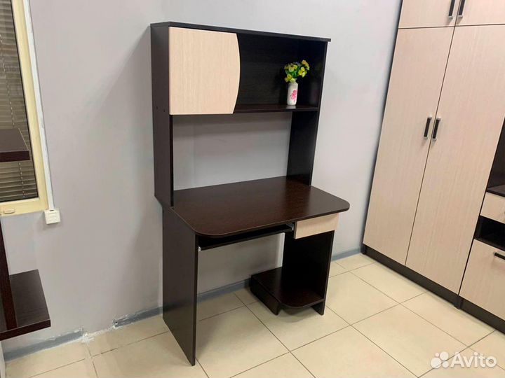 Компьютерный стол «номер 2»