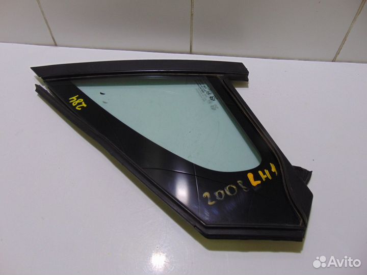 Стекло двери (форточка) переднее левое Peugeot 208