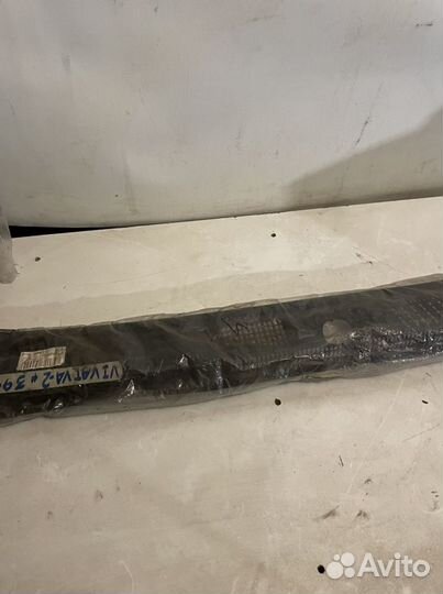 Жабо Mitsubishi Pajero 3