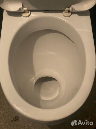 Продам унитаз с бачком б/у