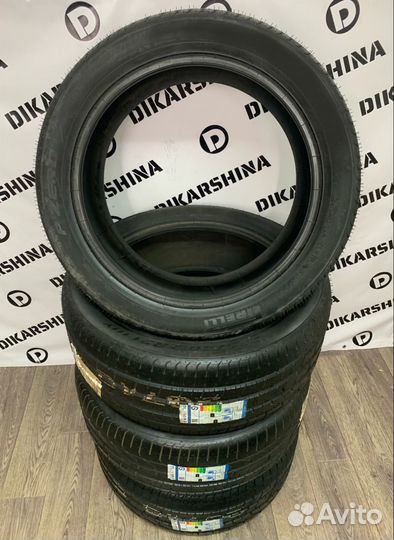 Pirelli P Zero PZ4 295/35 R21 105Y