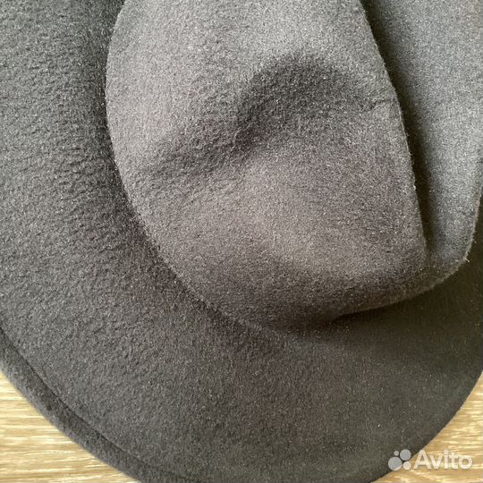 Шляпа женская бежевая и черная